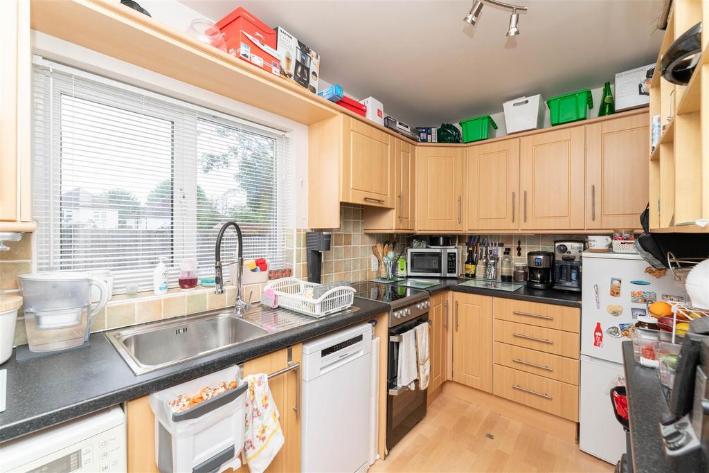 23a Beechmount kitch.jpg