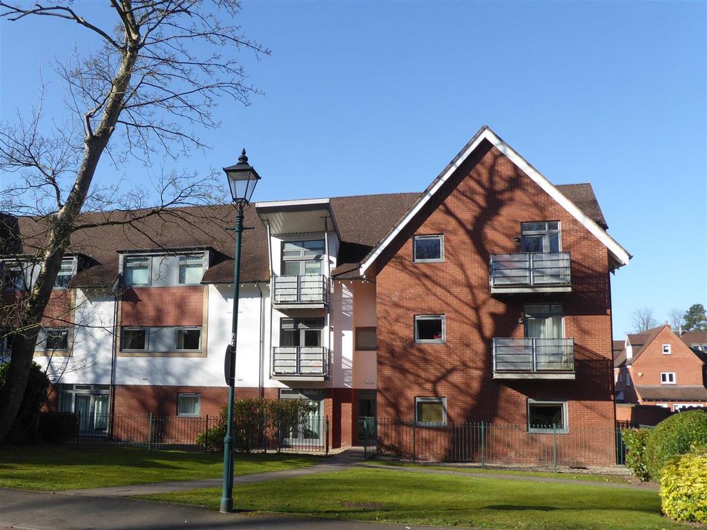 Middlepark Drive, Bournville Park... 2 bed flat £995 pcm (£230 pw)