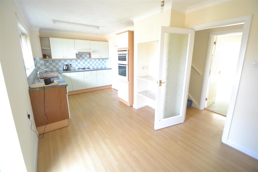 Anglesey Close, Andover, SP10 2HP 3 bed semidetached house to rent £1,300 pcm (£300 pw)