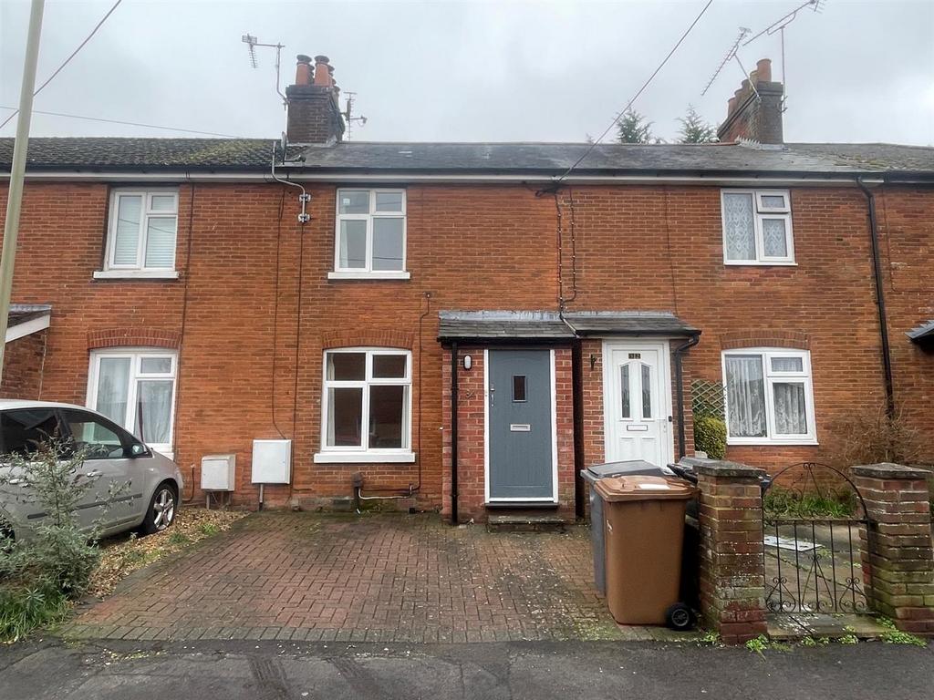 Eastfield Road, Andover, Hampshire, SP10 1HQ 2 bed terraced house to