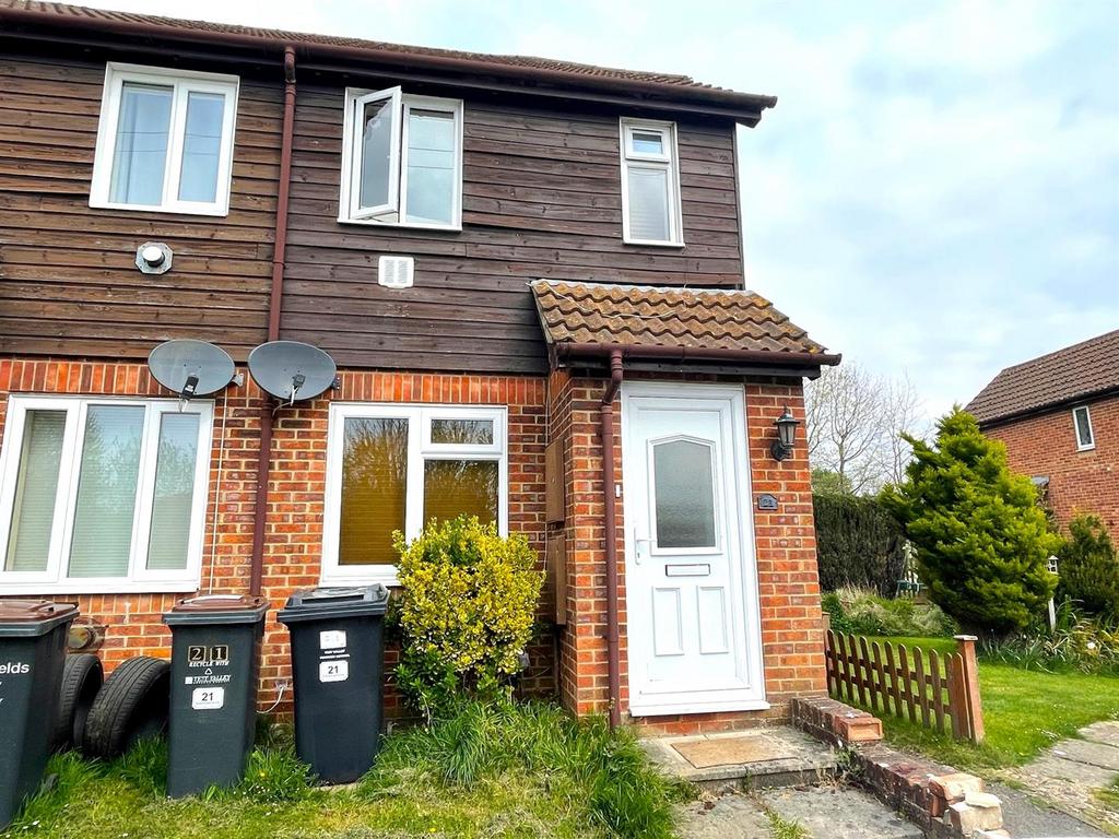 Swallowfields, Andover 1 bed house £800 pcm (£185 pw)