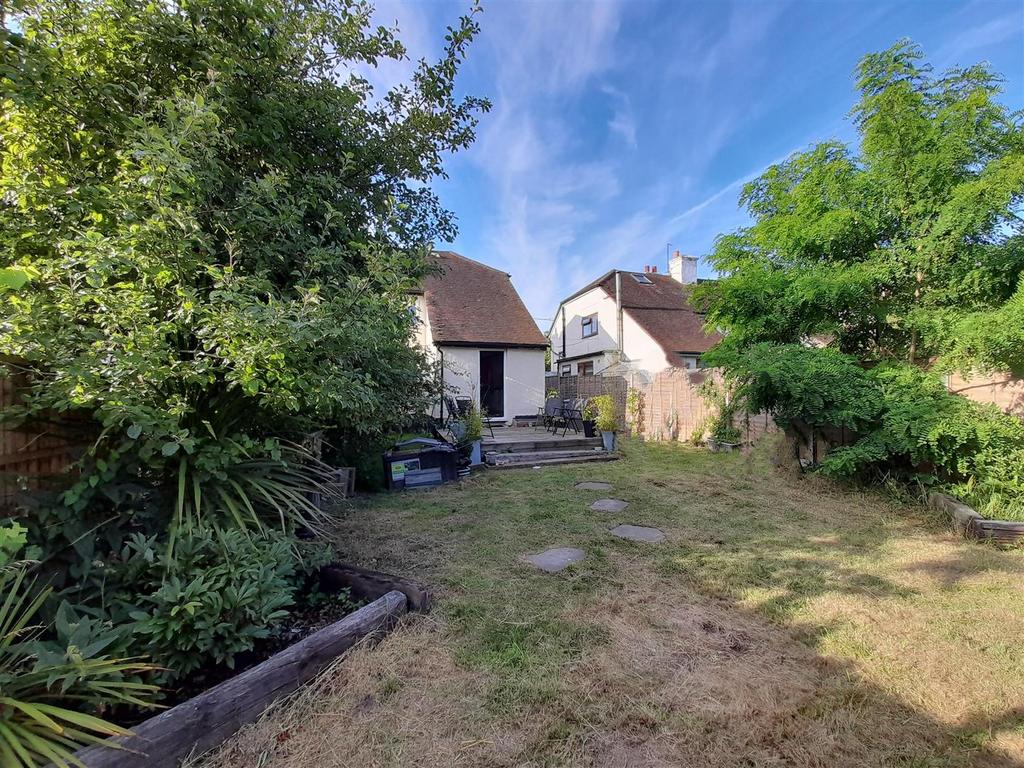 Rear garden 6.jpg