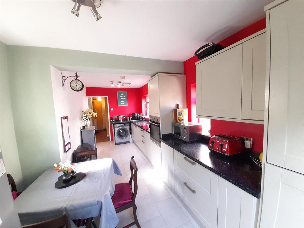 Kitchen dining room.jpg