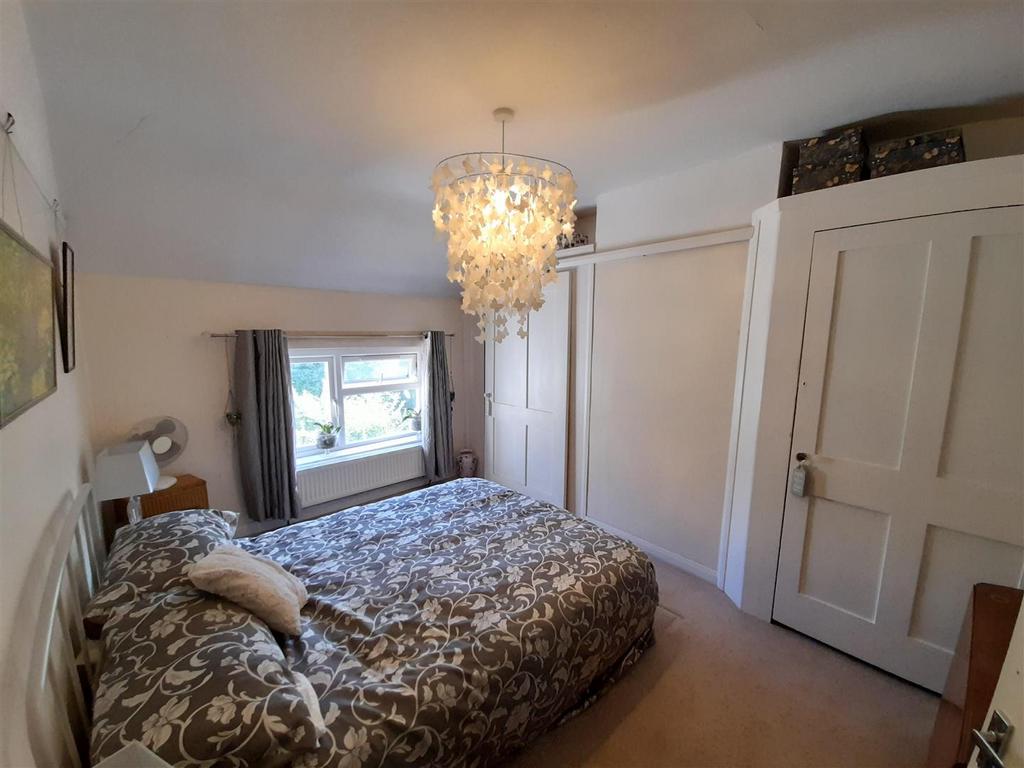 Bedroom 1c.jpg