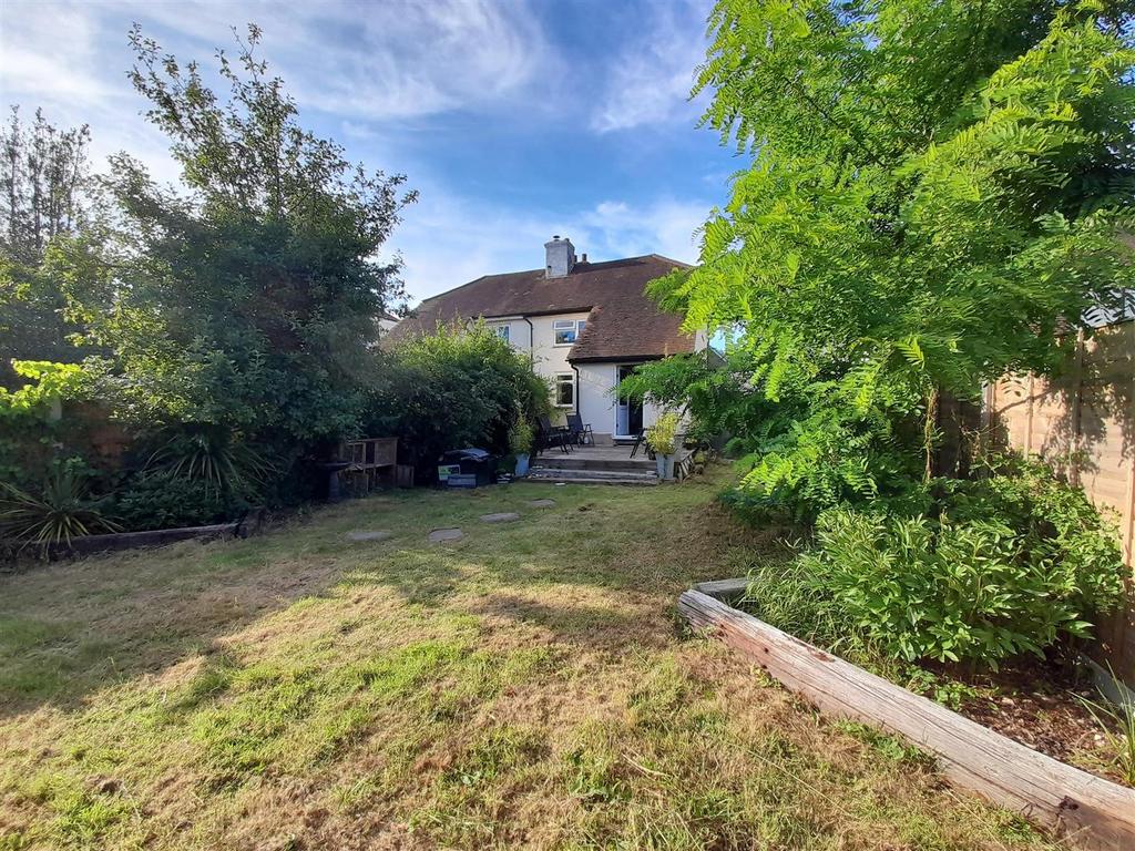 Rear garden 5.jpg