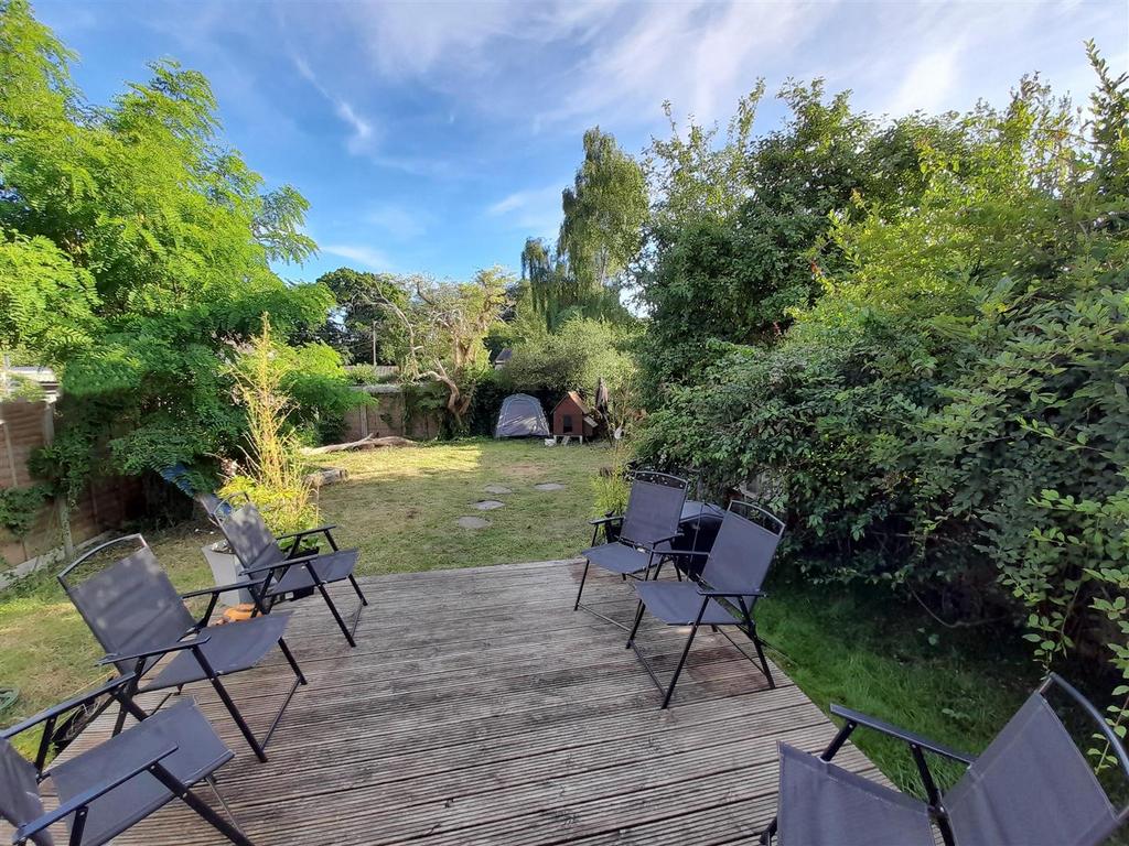 Rear garden 3.jpg