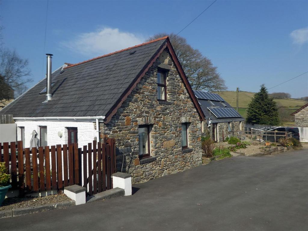 Llanwnnen, Lampeter 7 bed property with land for sale £480,000