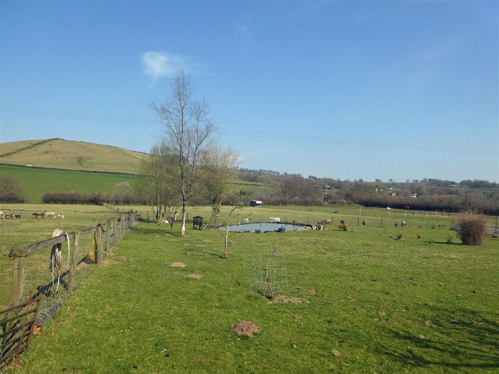 Llanwnnen, Lampeter 7 bed property with land for sale £480,000