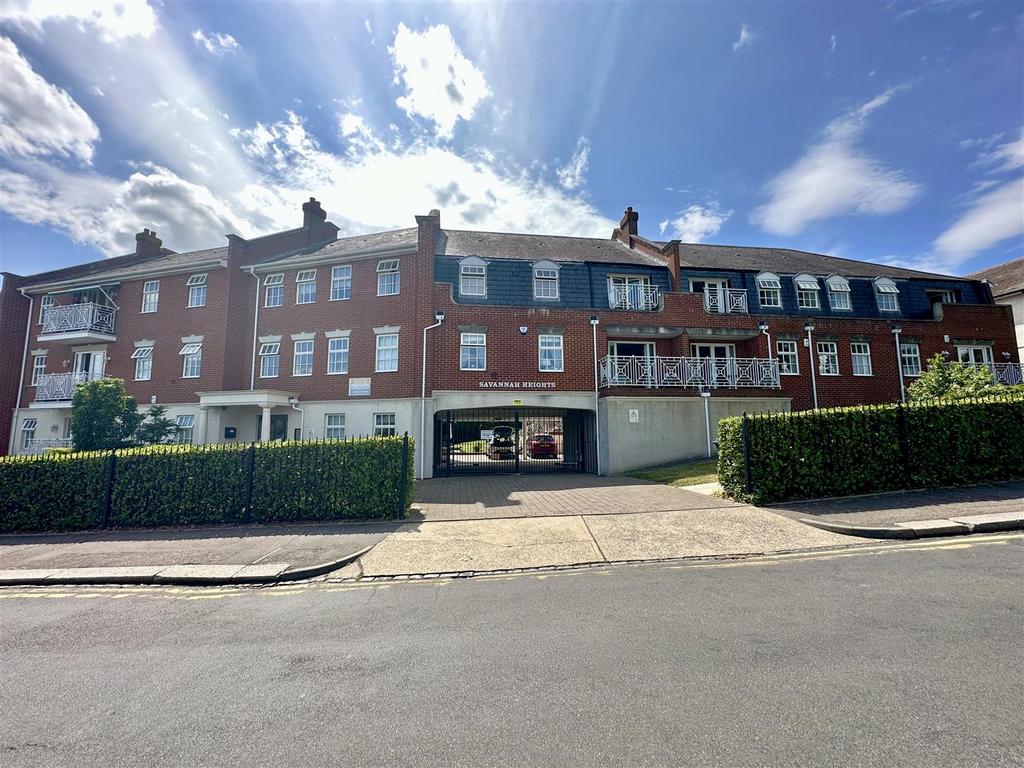Old Leigh Road, LeighOnSea 1 bed retirement property for sale £220,000
