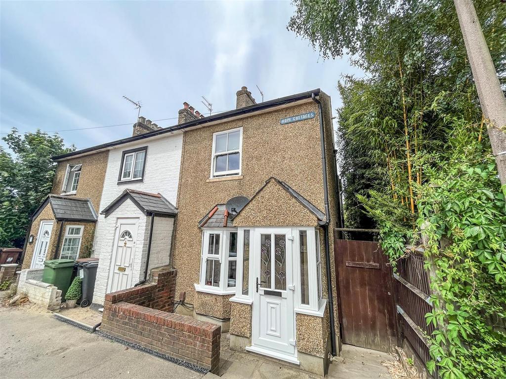 Orchard Close, Bushey Heath, Bushey 2 bed end of terrace house for sale