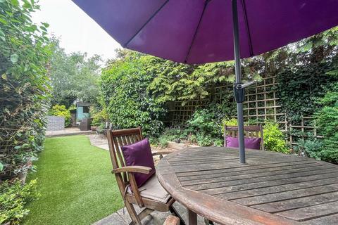 1 Orchard Close, Bushey Heath, Bushey, WD23 1LW