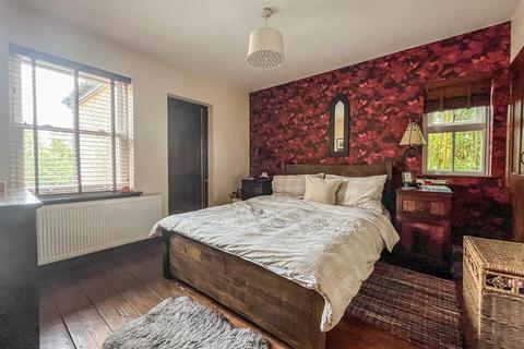 1 Orchard Close, Bushey Heath, Bushey, WD23 1LW