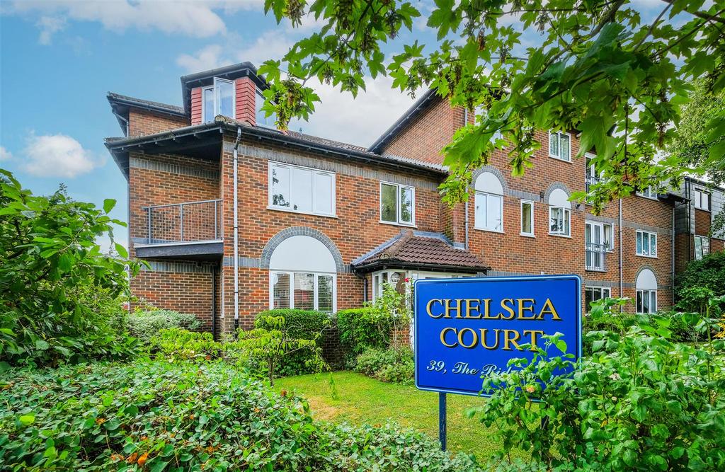 Chelsea Court, North Chingford 1 bed property for sale £290,000
