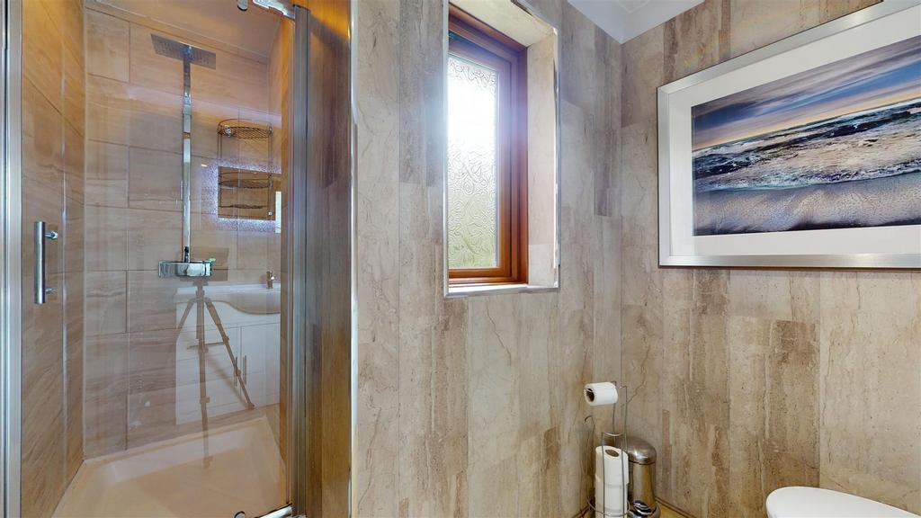 Main ensuite