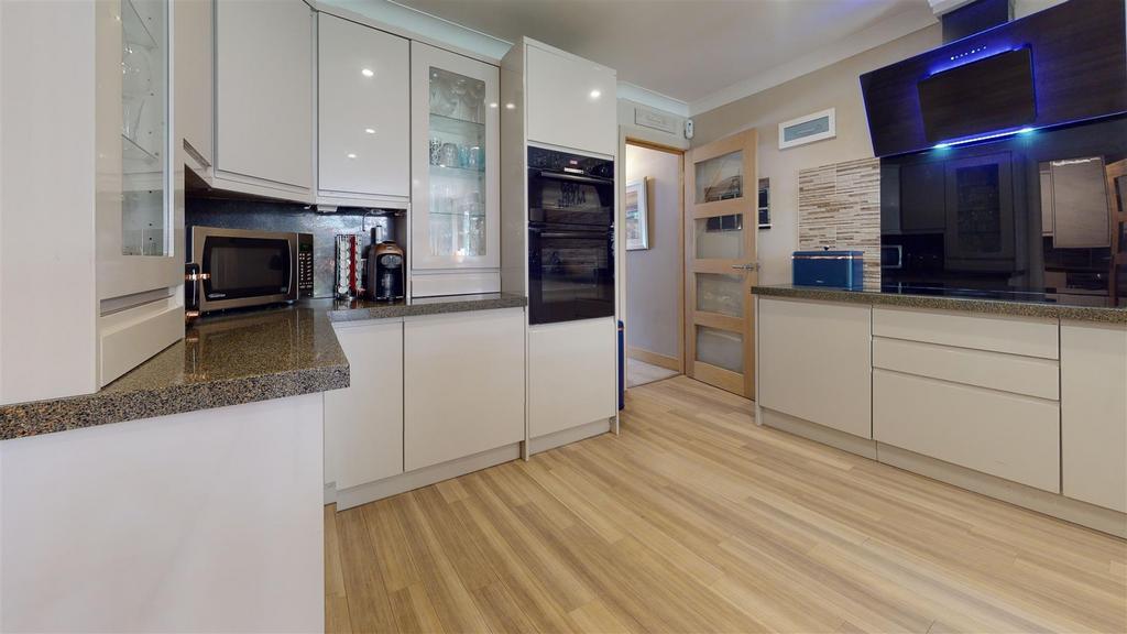 Kitchen/family room