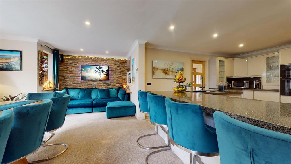 Kitchen/family room