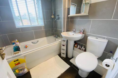 17 Campanula Close, Northampton, NN3 3QG