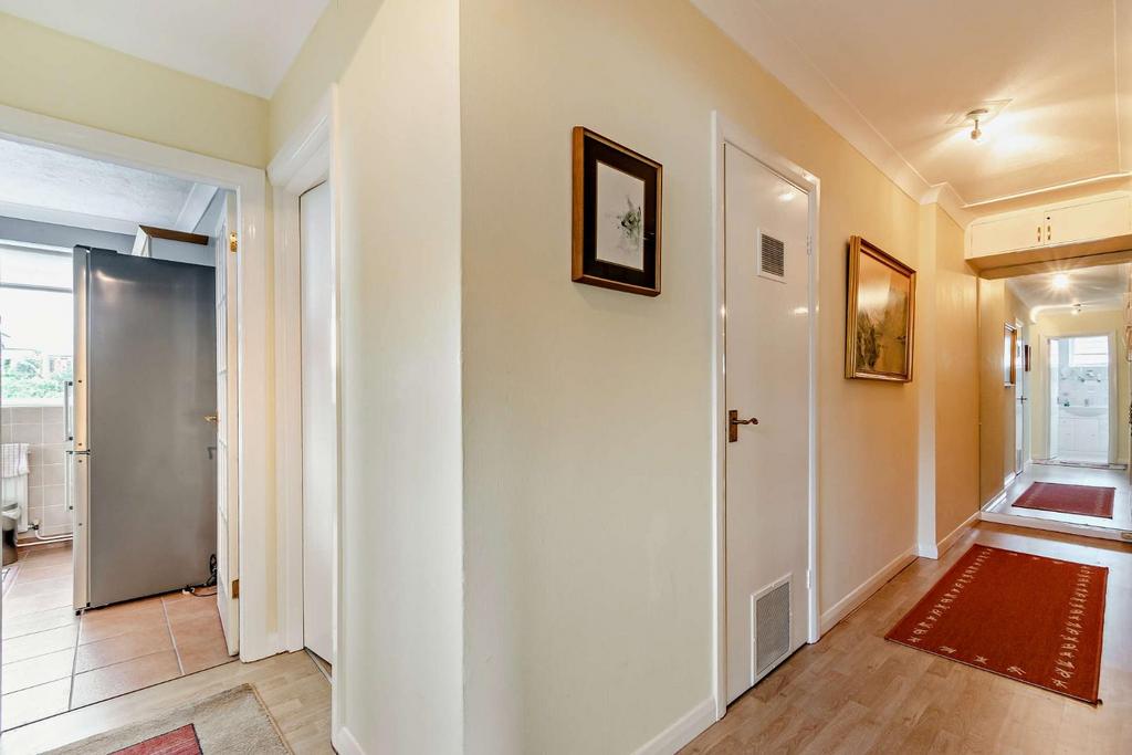 8560822-interior18-800.jpg