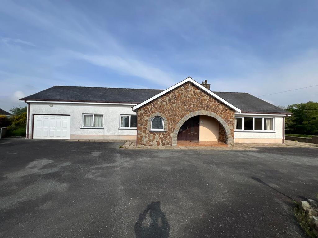 Beulah, Newcastle Emlyn, SA38 3 bed bungalow for sale £310,000