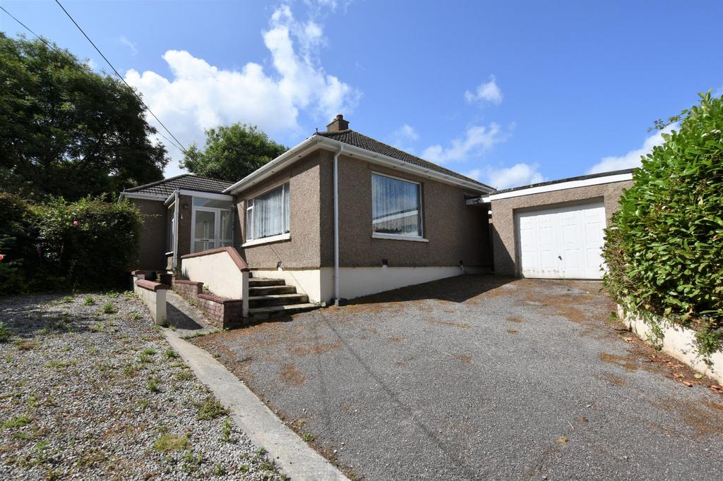 Treviskey, Lanner, Redruth, Cornwall, TR16 3 bed bungalow for sale £