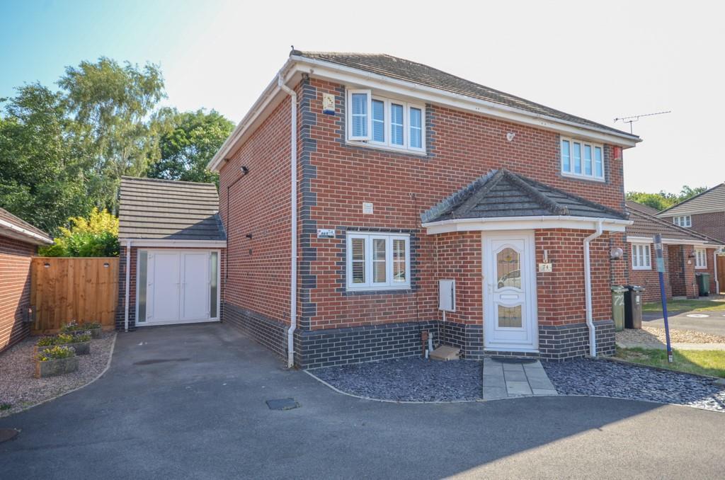 Thomas Avenue, Emersons Green, Bristol, BS16 7TA 2 bed semidetached