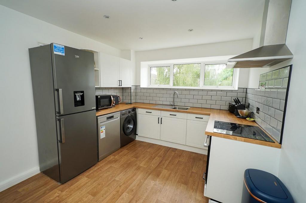 Grasmere Way, Linslade, Leighton Buzzard 2 bed flat £220,000