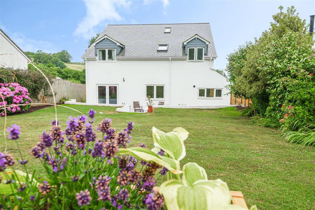 Broadsands Road 5 bed detached house for sale £1,100,000