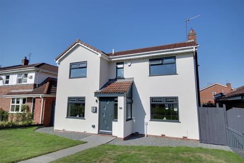 17 Beverley Road, Willerby, Hull, HU10 6AW