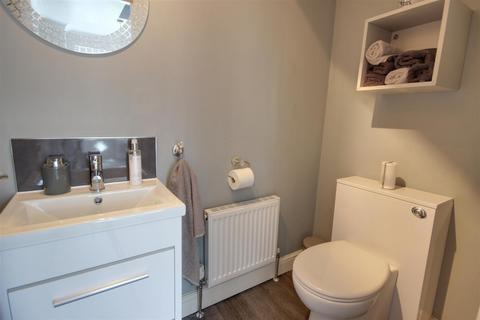 17 Beverley Road, Willerby, Hull, HU10 6AW