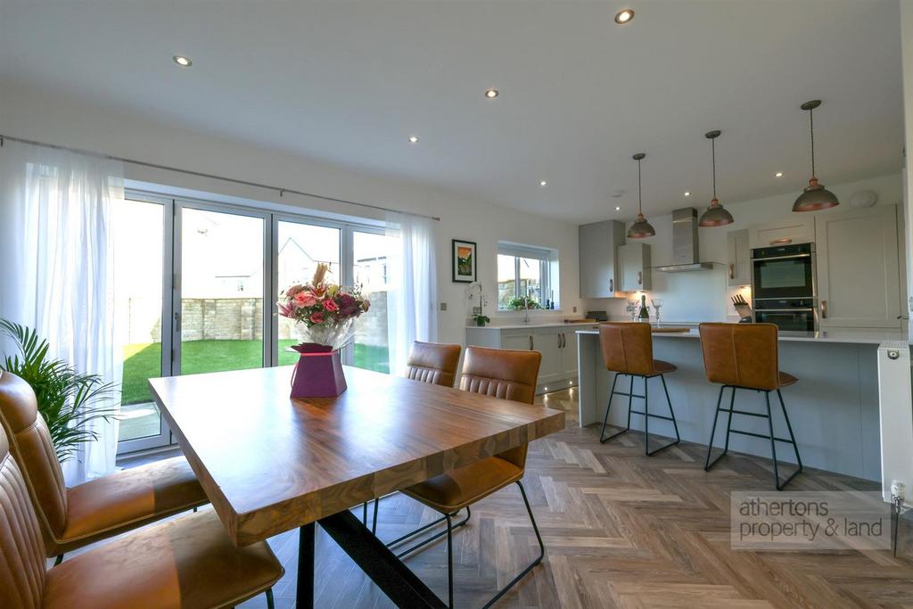 Springwood Drive, Whalley, Ribble Valley 4 bed detached house £465,000