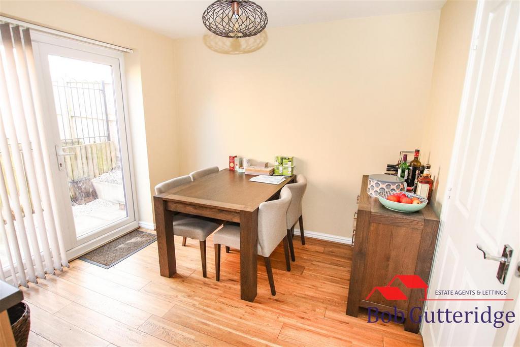 Fitted kitchen / dining room