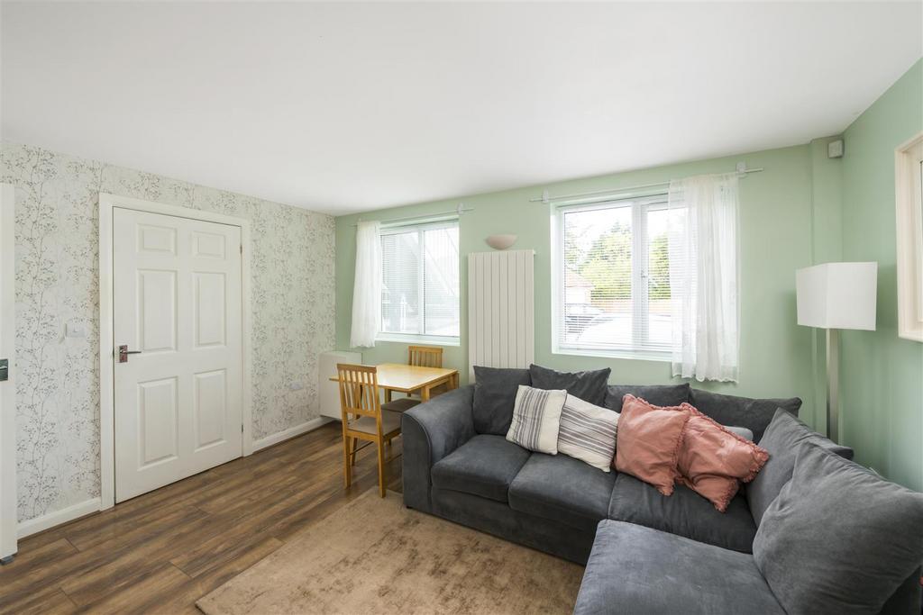 12 B Dovers Green Road6 4.jpg