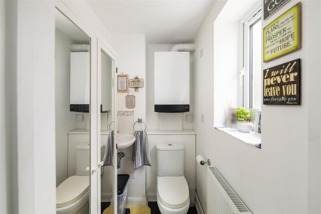12 B Dovers Green Road4 3.jpg