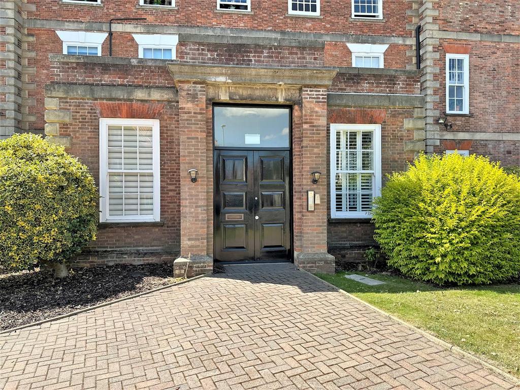 Communal Entrance 490