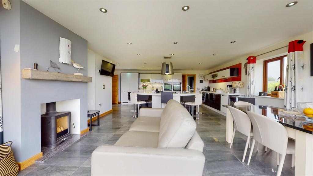 7-Wern-Farm-Estate-06202023 035246.jpg