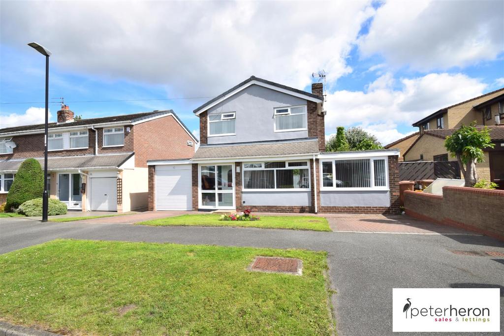 Oakfield Close, East Herrington, Sunderland 3 bed detached house for