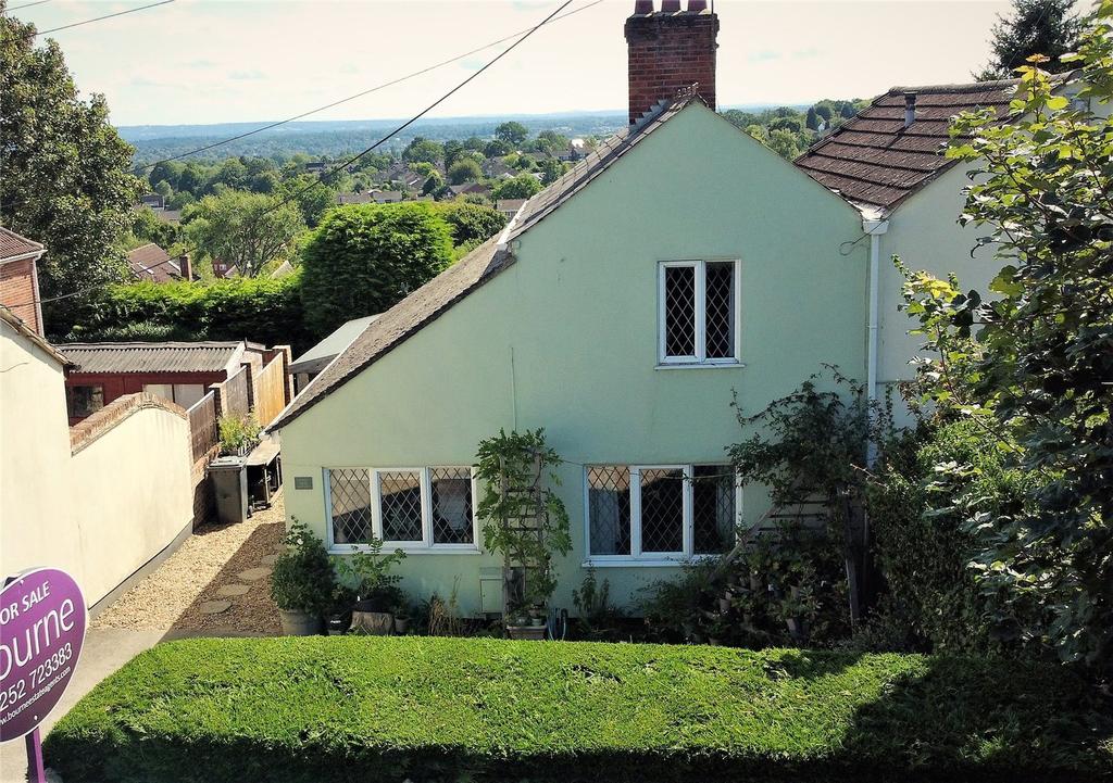 Upper Hale Road, Farnham, Surrey, GU9 2 bed semidetached house for