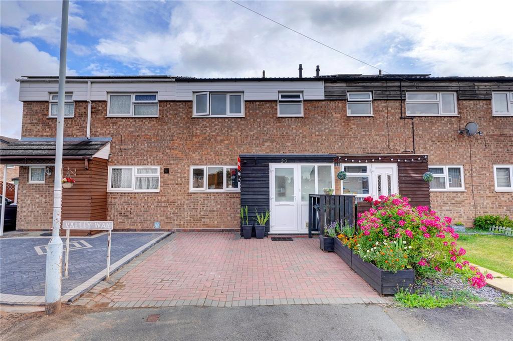 Valley Way, Droitwich, Worcestershire, WR9 3 bed terraced house for