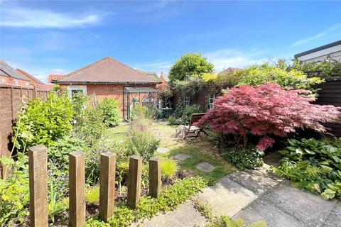 6 The Walkway, Angmering, Littlehampton, BN16 4BF