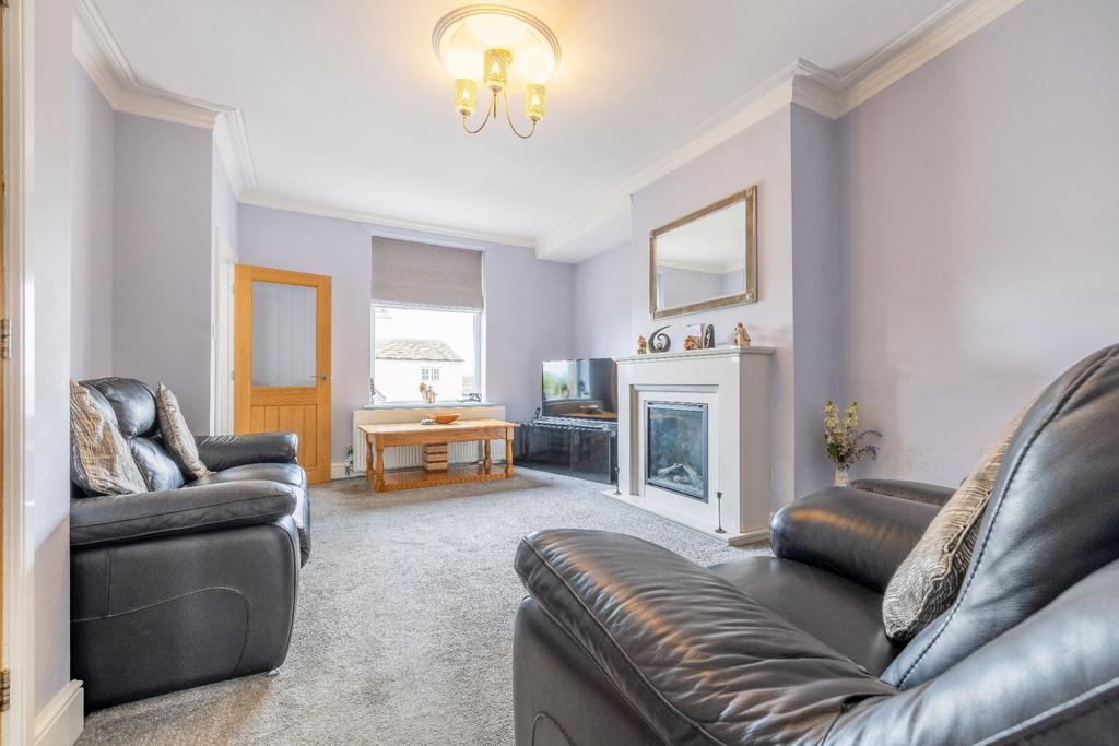 Sugdens Terrace, Lower Edge Road, HX5 9QD 3 bed end of terrace house