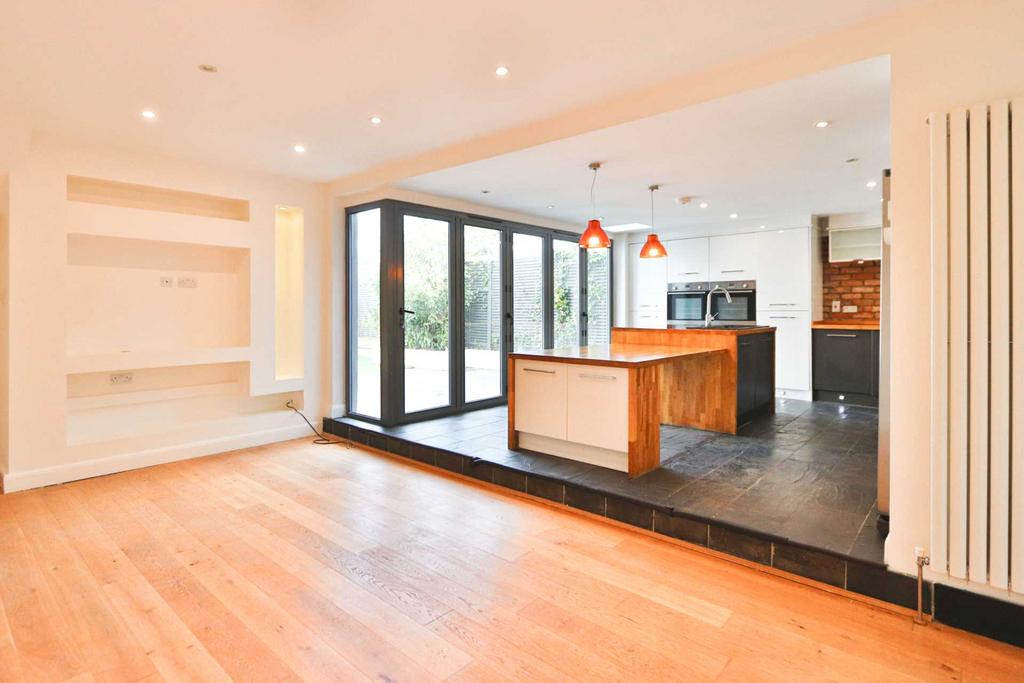 Lime Grove, New Malden 3 bed semidetached house for sale £930,000