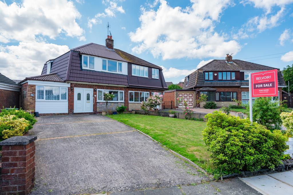 Kinross Avenue, Garswood, Wigan, WN4 3 bed semidetached house for sale