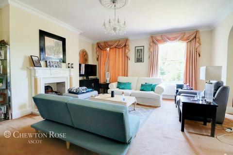 Flat 4, Beaufort House Hillside Park, Sunningdale, Ascot, SL5 9RP