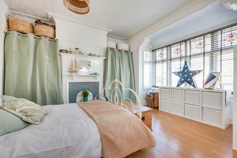 3 bedroom maisonette for sale - Maple Avenue, Leigh-on-sea, SS9