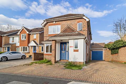 3 bedroom detached house for sale, Tolcarne Drive, Pinner, HA5