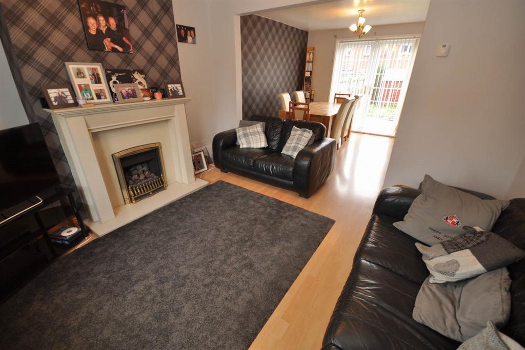 Lounge/dining room