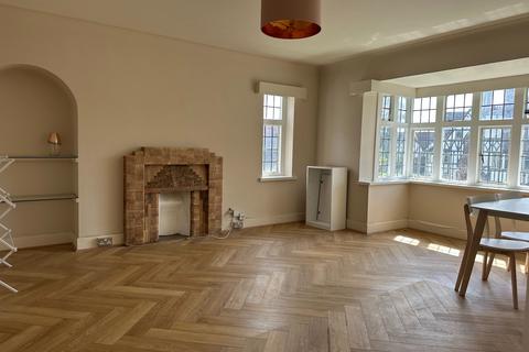 undefined, Inverness Court, Queens Drive, London