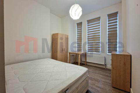 2 bedroom flat to rent, Shakespeare Road, London SE24