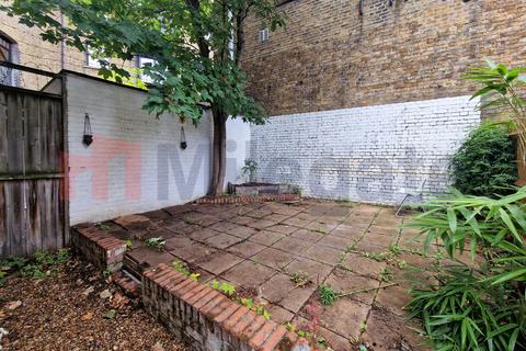 2 bedroom flat to rent, Shakespeare Road, London SE24