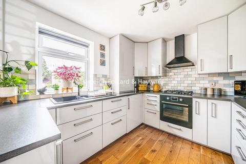 123 Bourne Vale, Bromley, BR2 7NY